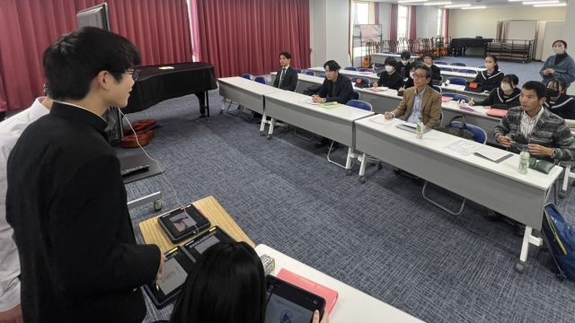 静岡大学教育学部附属浜松中学校３年生と伴走型LT、探究授業