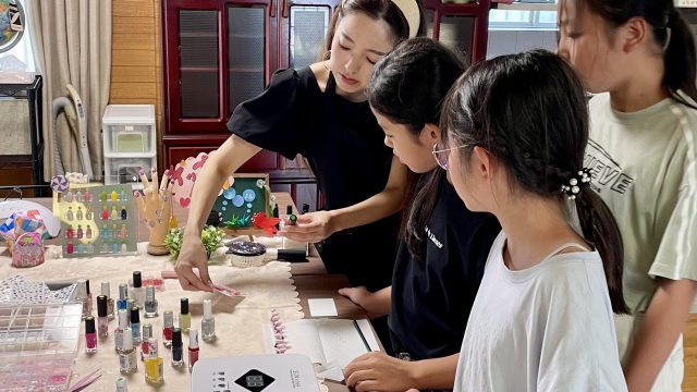 IBASHO　さあ、夏休み体験教室　ネイルとプログラミング体験！